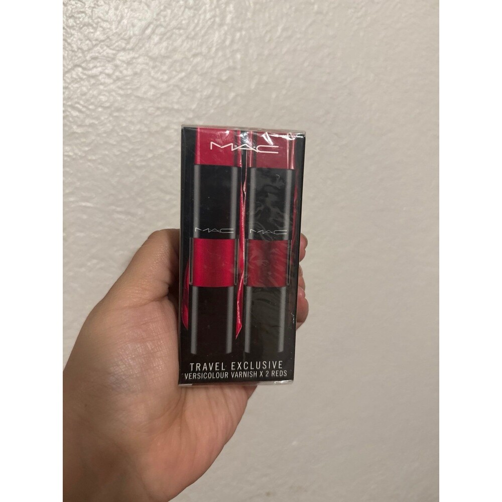 Mac versicolour Varnish Cream Lip Stain effervescent and serial stain